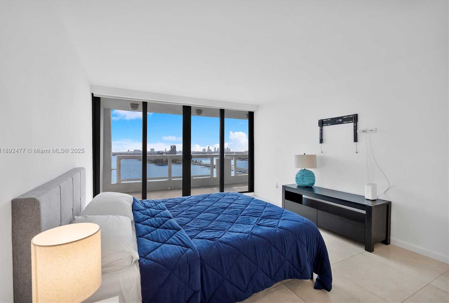 Small Image of 1717 NORTH BAYSHORE DR #A-1733, Miami Number 12