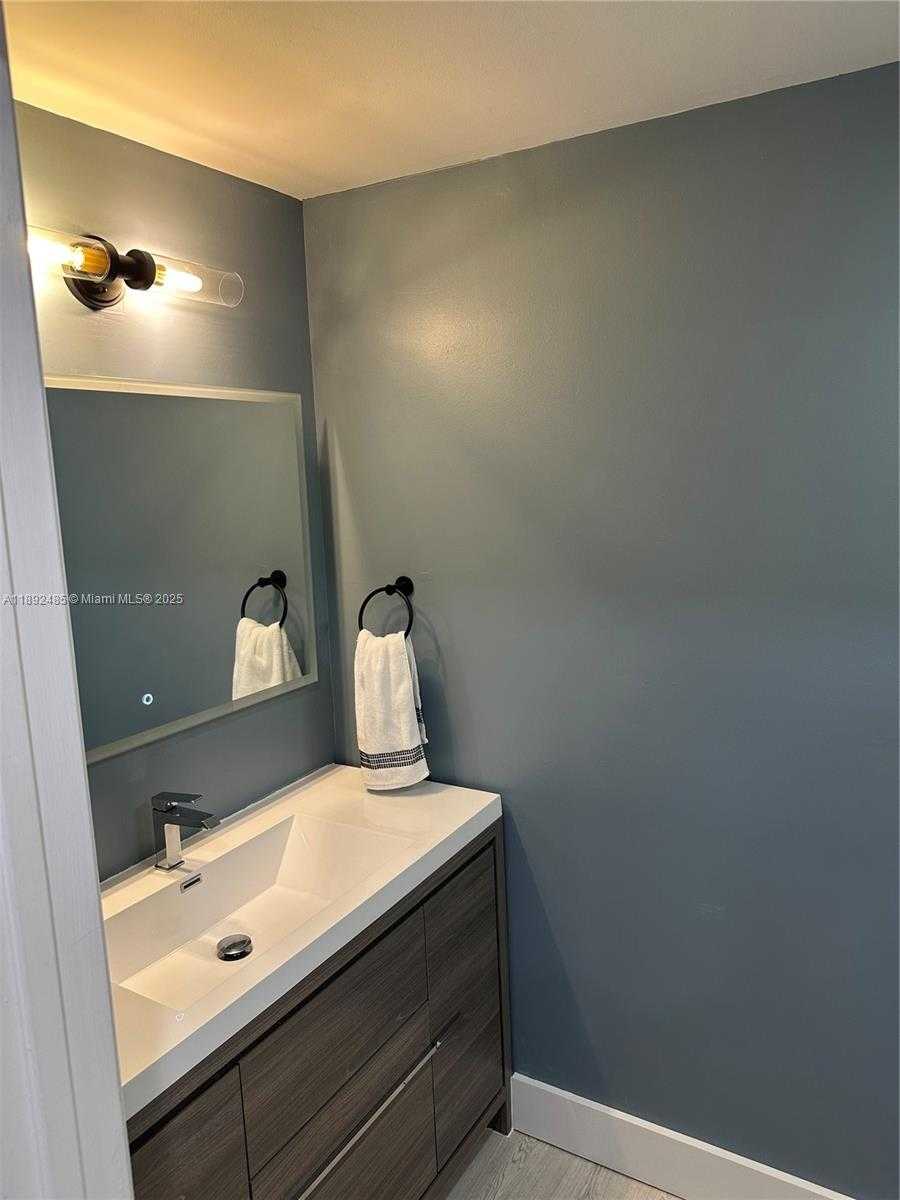 Small Image of 3339 VIRGINIA ST #127, Miami Number 14