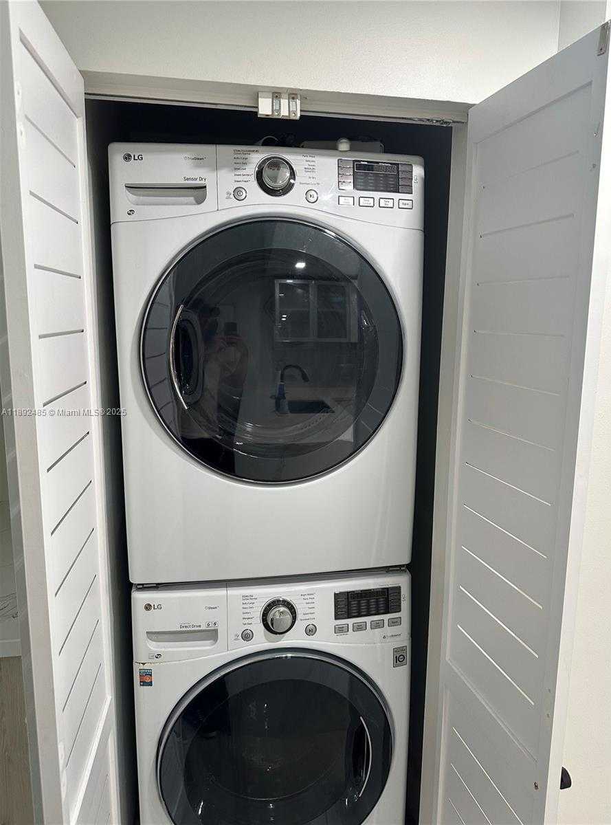 Small Image of 3339 VIRGINIA ST #127, Miami Number 15