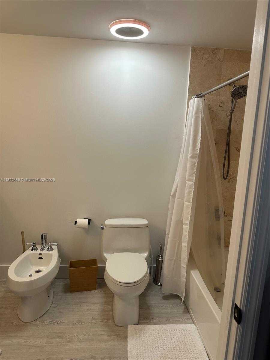Small Image of 3339 VIRGINIA ST #127, Miami Number 25