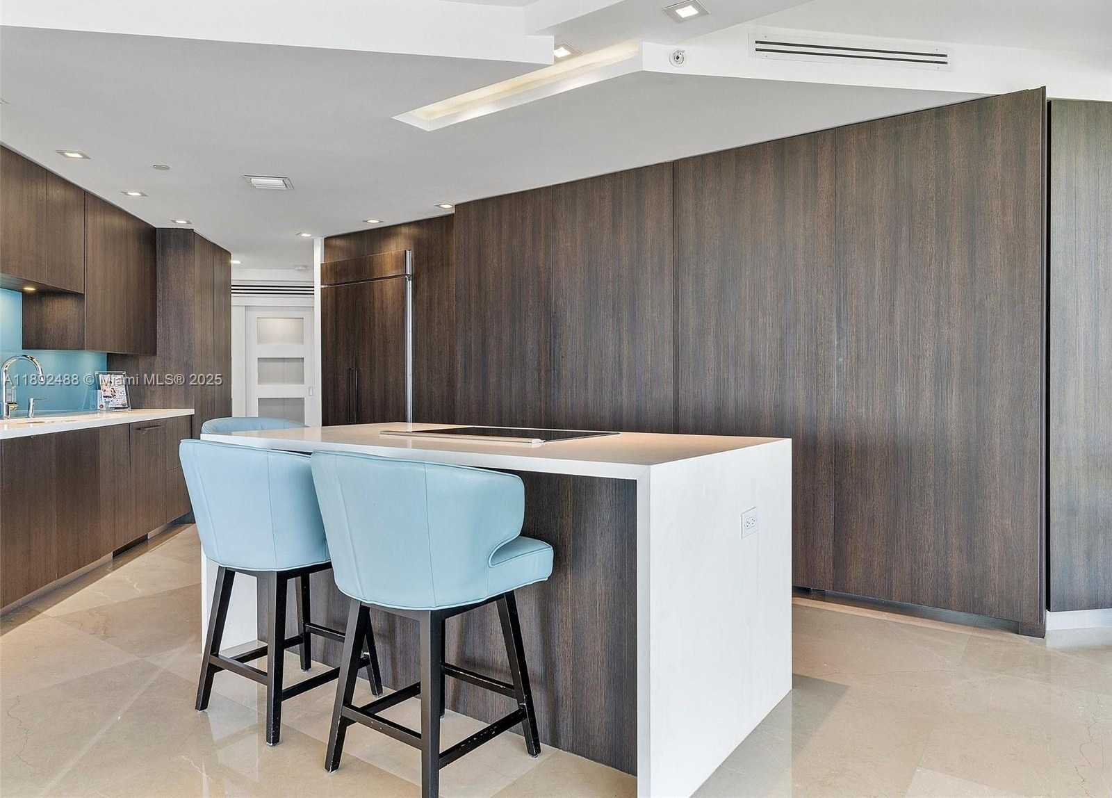 Small Image of 4000 ISLAND BLVD #606, Aventura Number 13