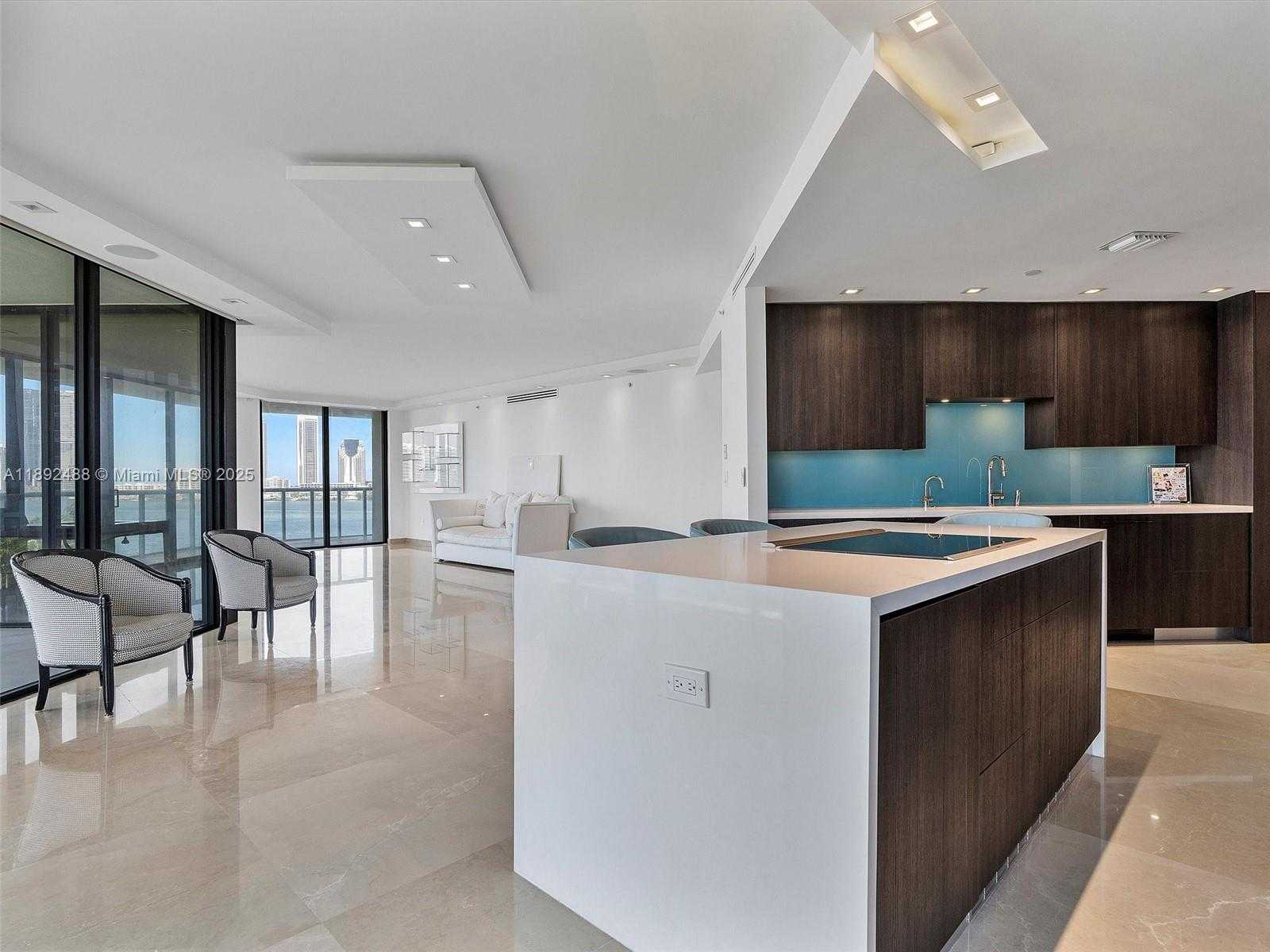 Small Image of 4000 ISLAND BLVD #606, Aventura Number 14