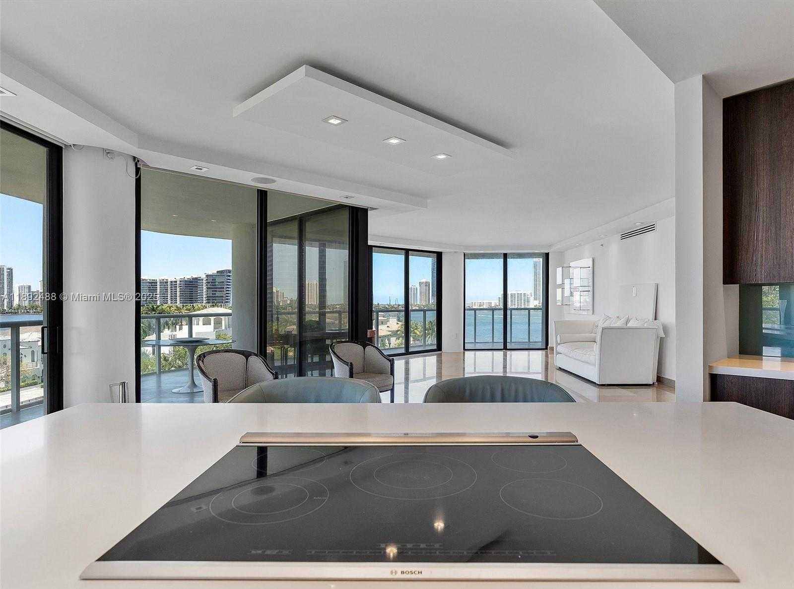 Small Image of 4000 ISLAND BLVD #606, Aventura Number 15