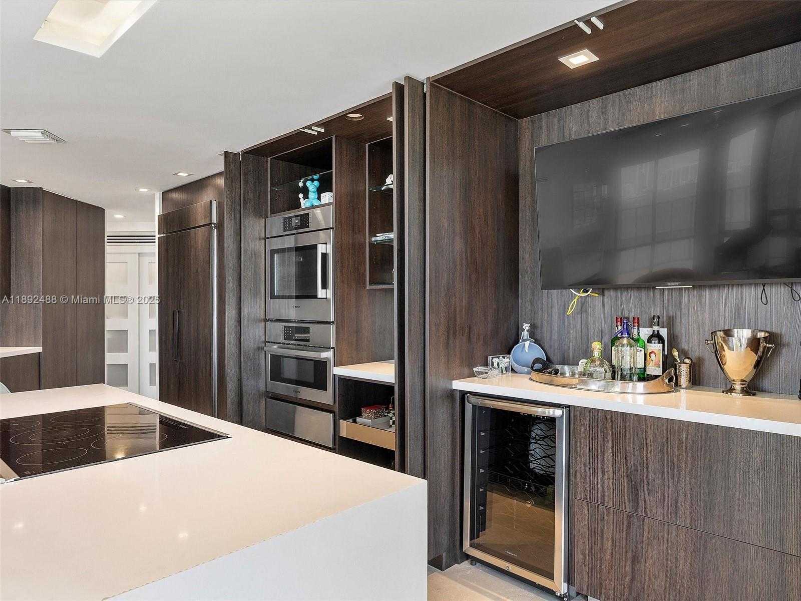 Small Image of 4000 ISLAND BLVD #606, Aventura Number 19