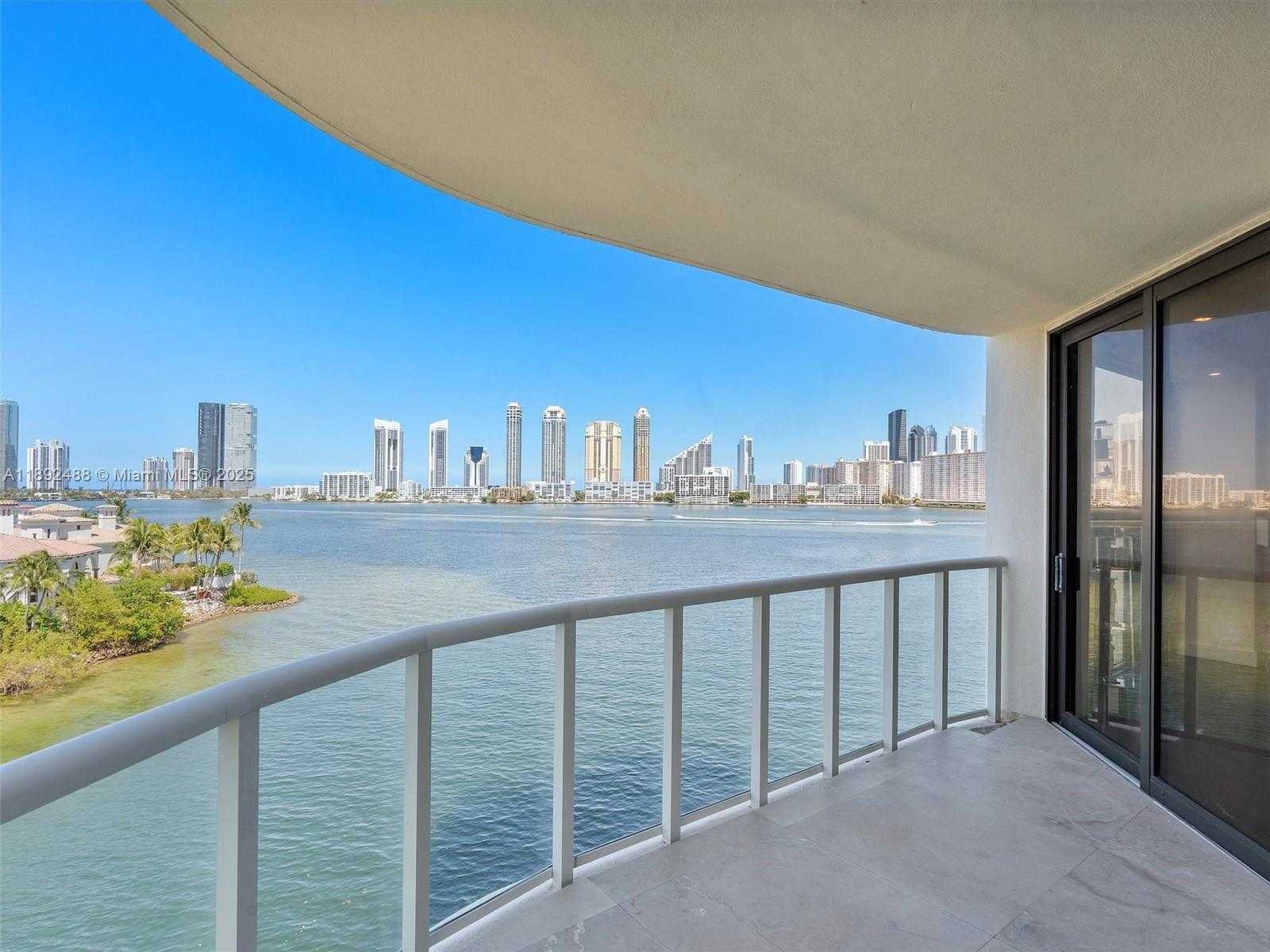 Small Image of 4000 ISLAND BLVD #606, Aventura Number 2