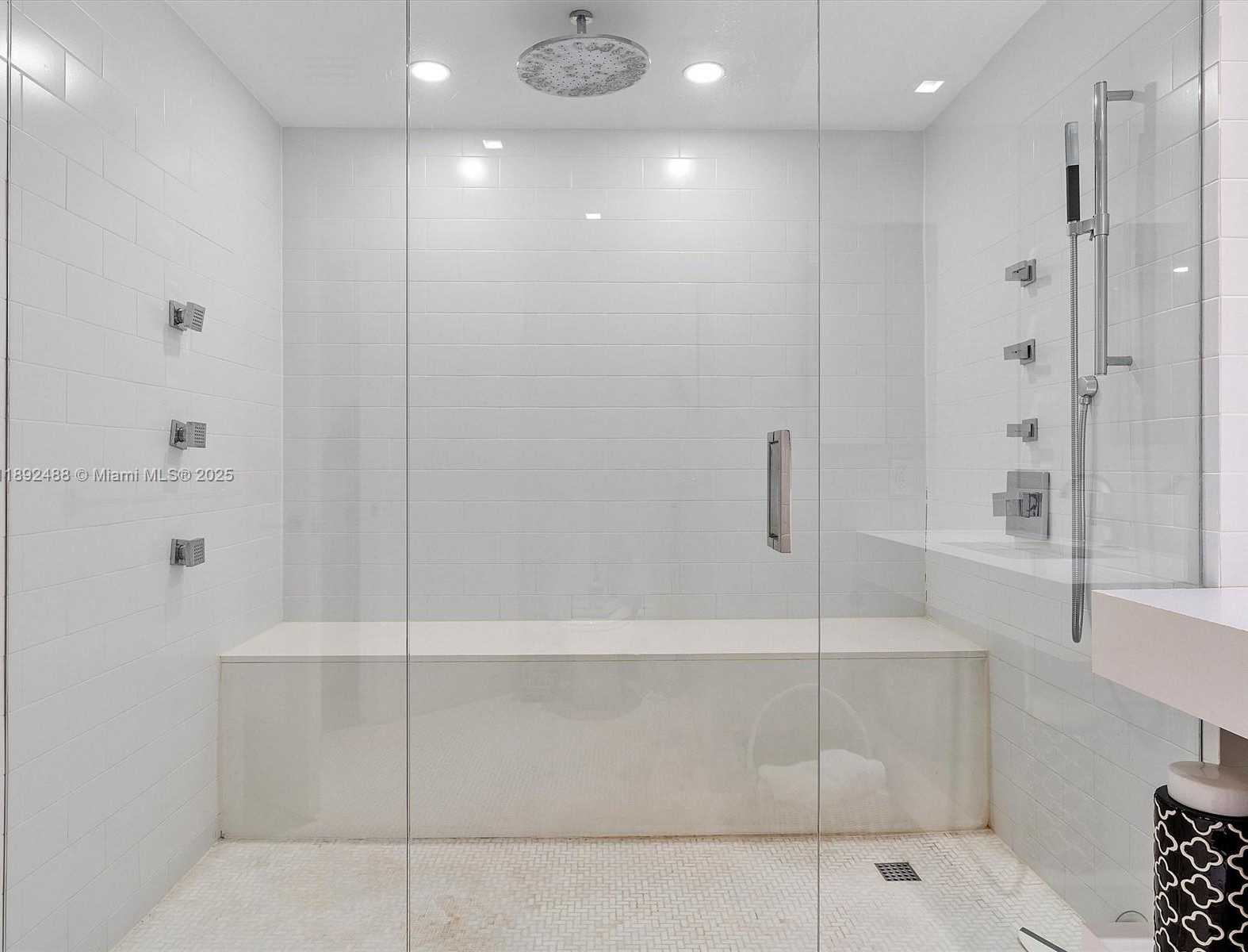 Small Image of 4000 ISLAND BLVD #606, Aventura Number 21