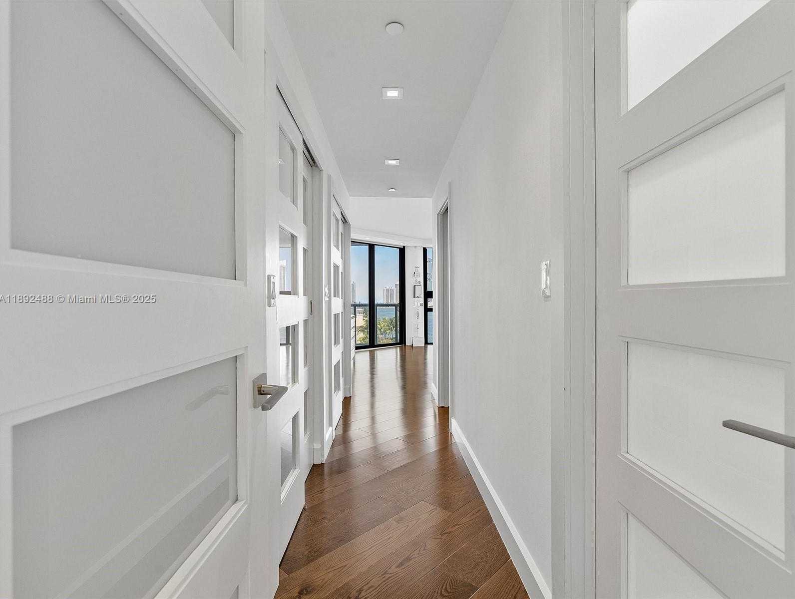 Small Image of 4000 ISLAND BLVD #606, Aventura Number 22