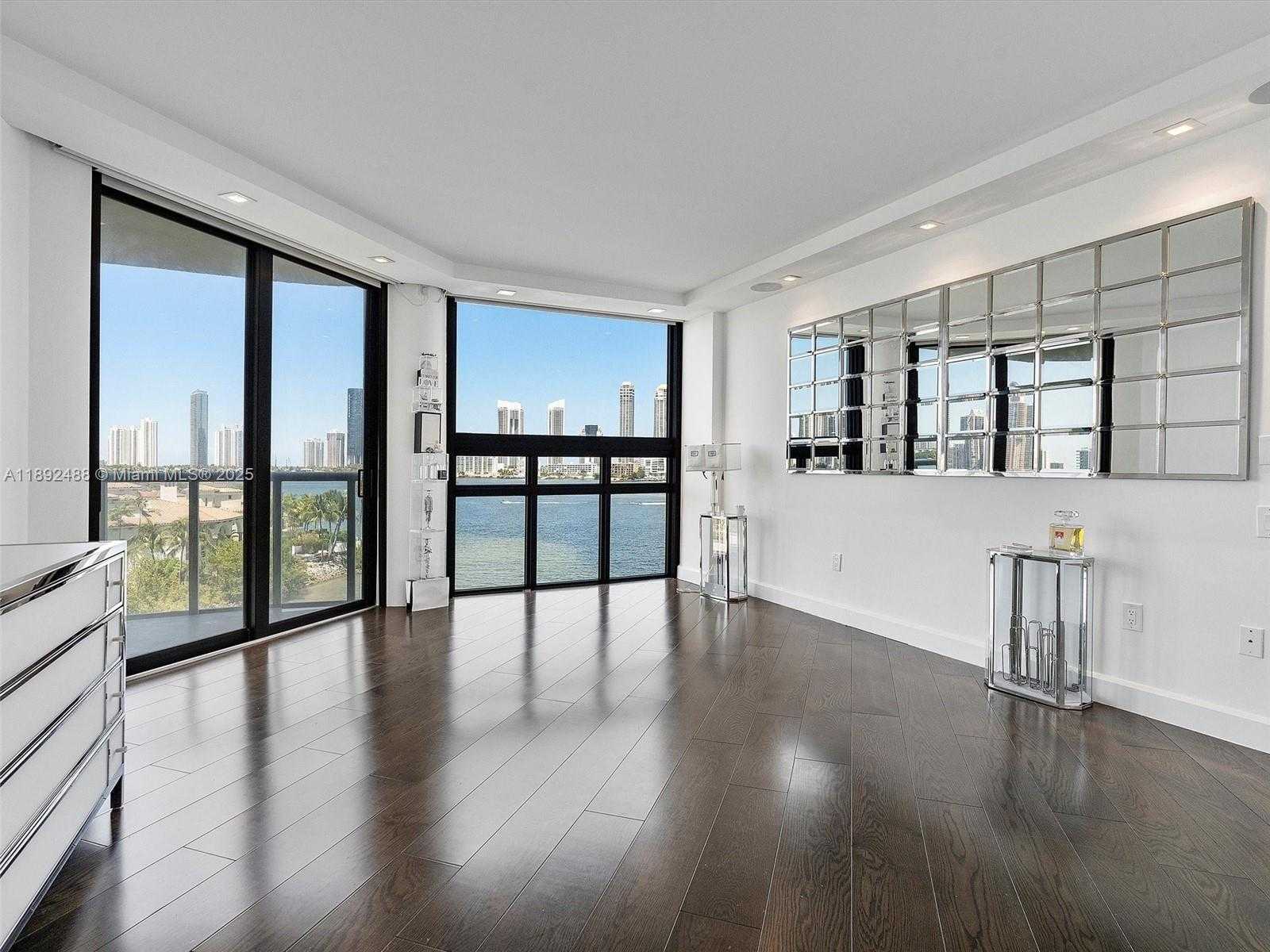 Small Image of 4000 ISLAND BLVD #606, Aventura Number 23