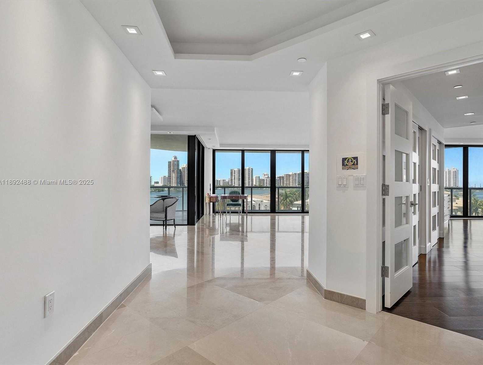 Small Image of 4000 ISLAND BLVD #606, Aventura Number 3