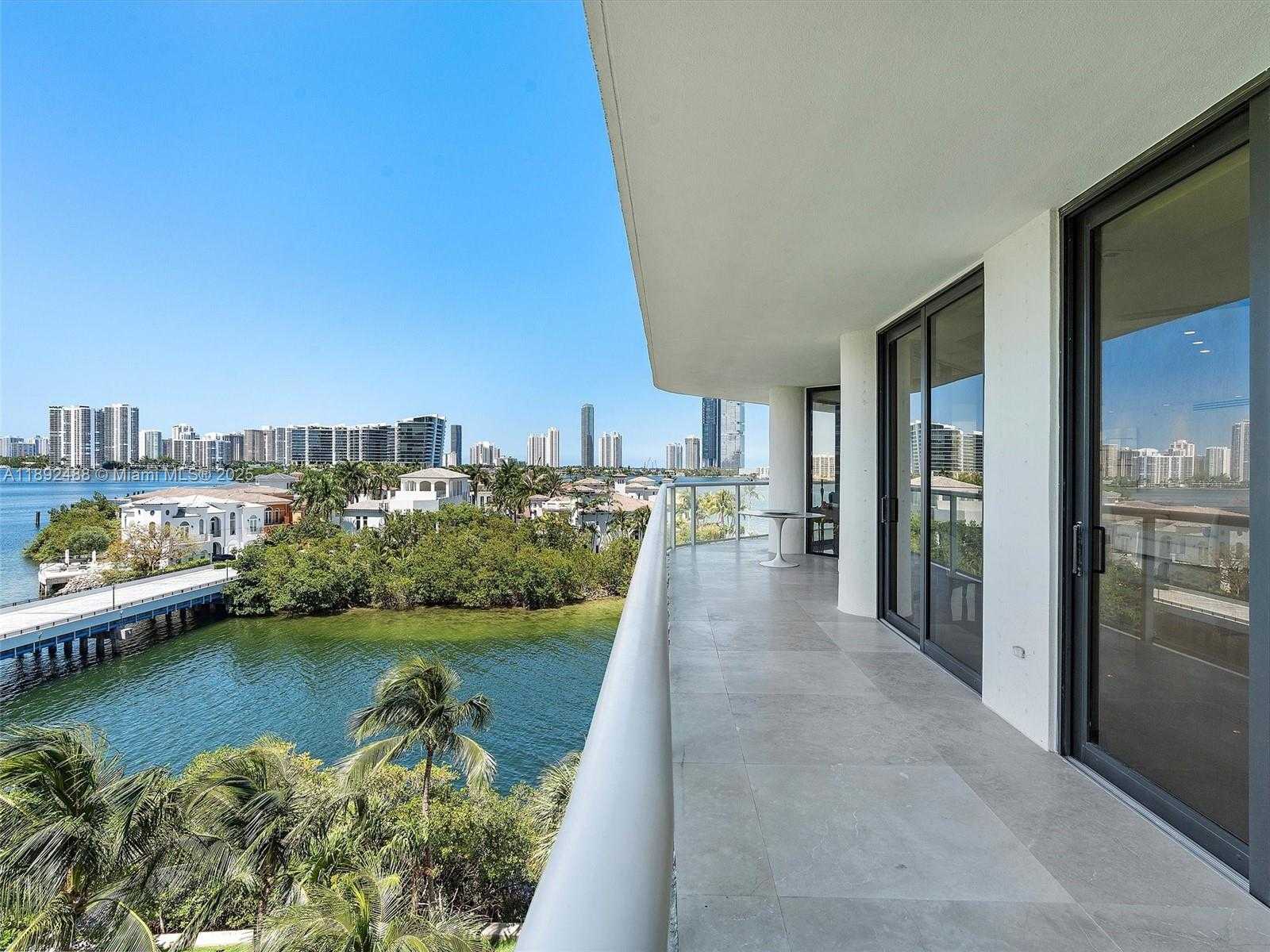 Small Image of 4000 ISLAND BLVD #606, Aventura Number 33