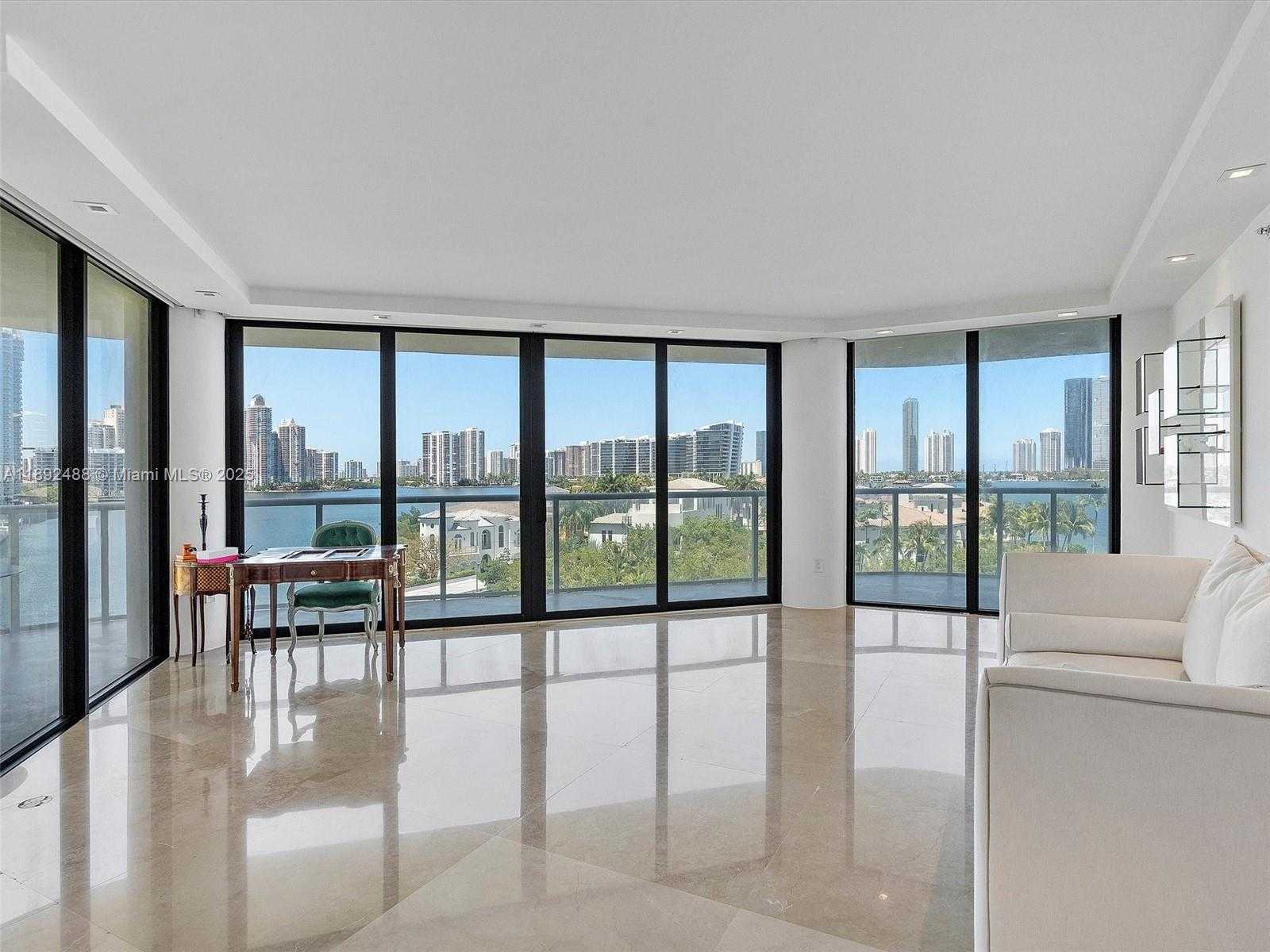 Small Image of 4000 ISLAND BLVD #606, Aventura Number 5