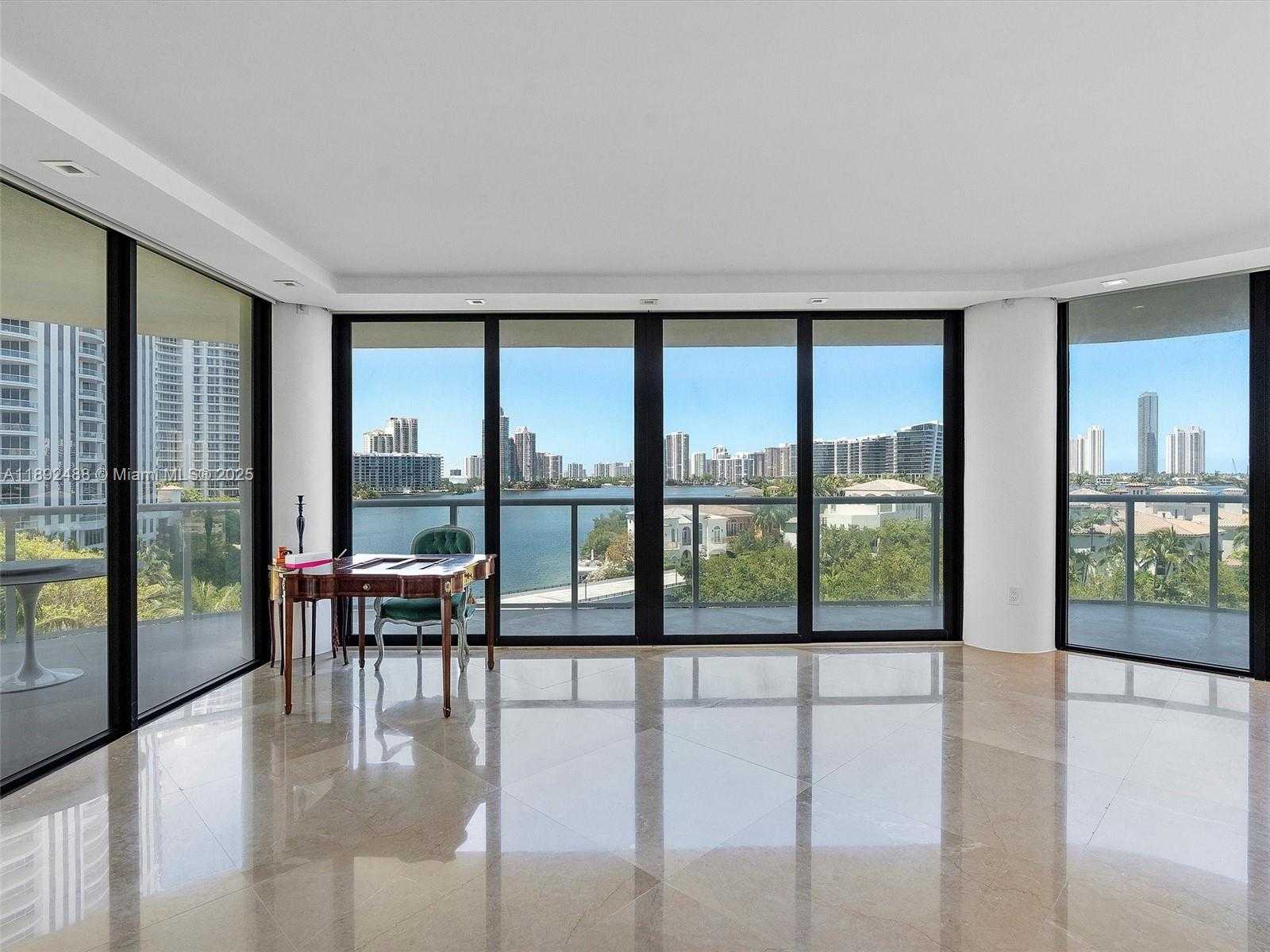 Small Image of 4000 ISLAND BLVD #606, Aventura Number 6