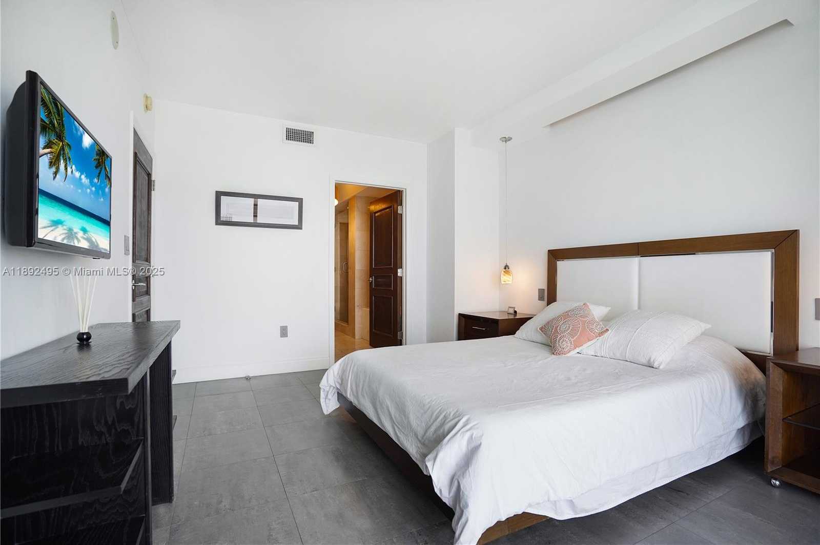 Small Image of 6365 COLLINS AVE #2711, Miami Beach Number 12
