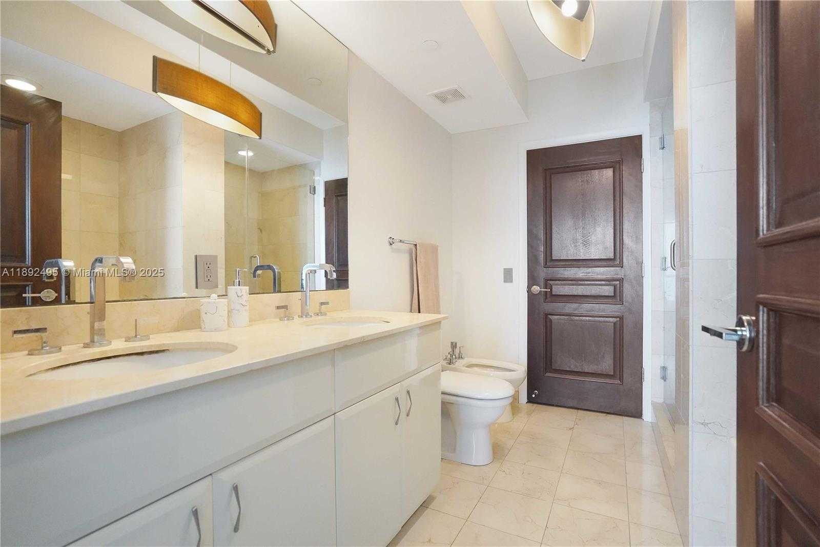 Small Image of 6365 COLLINS AVE #2711, Miami Beach Number 13