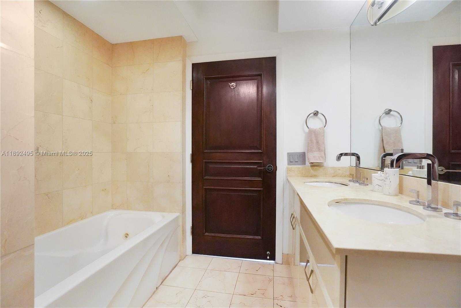 Small Image of 6365 COLLINS AVE #2711, Miami Beach Number 14