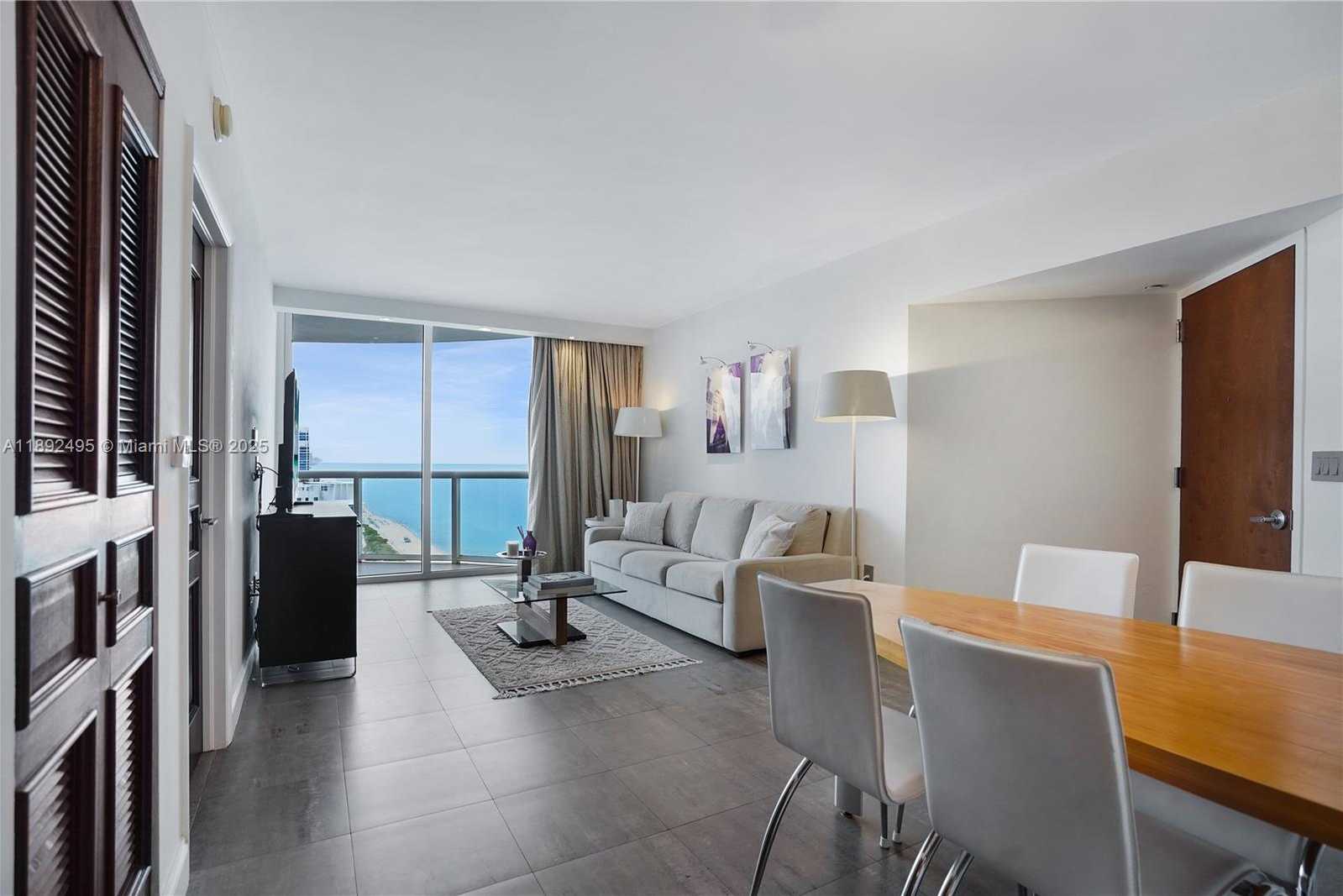 Small Image of 6365 COLLINS AVE #2711, Miami Beach Number 4