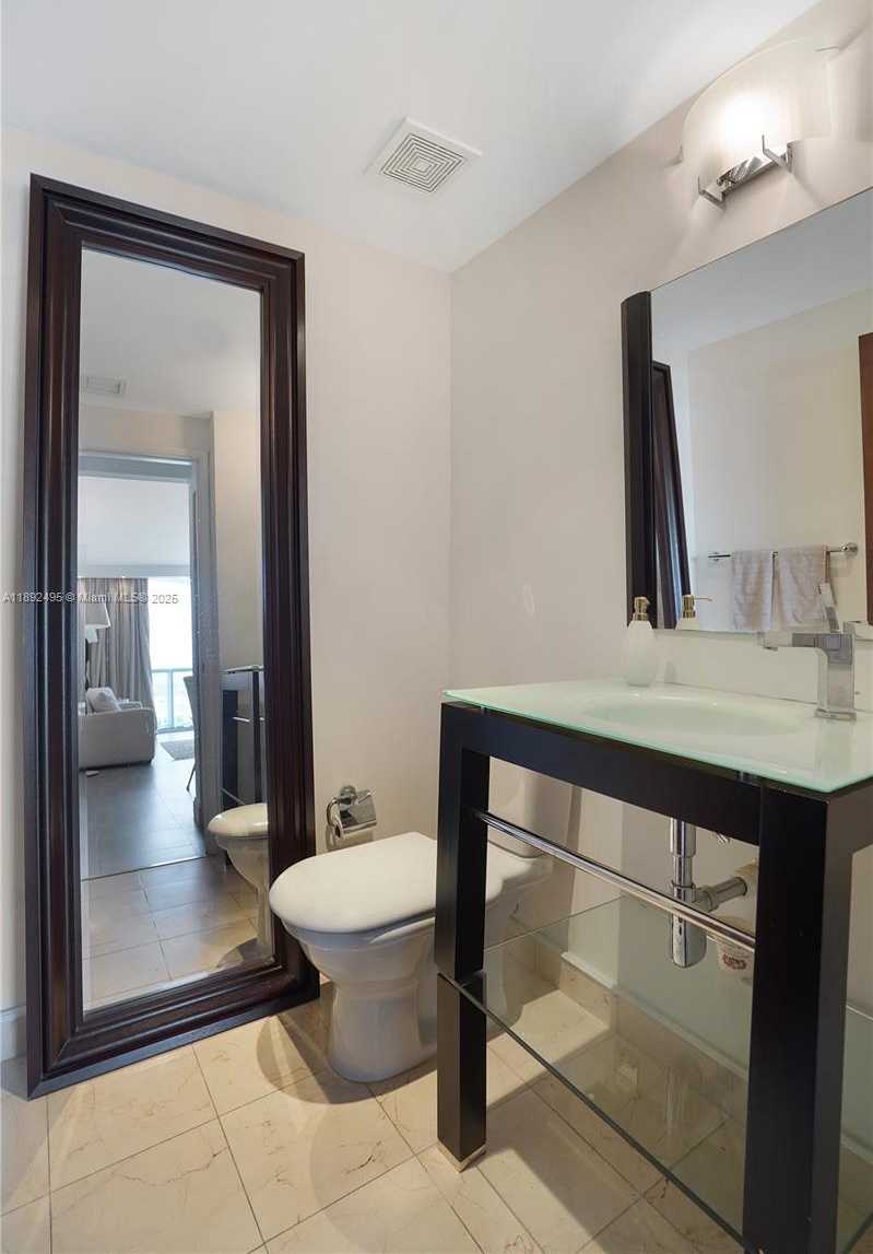 Small Image of 6365 COLLINS AVE #2711, Miami Beach Number 9