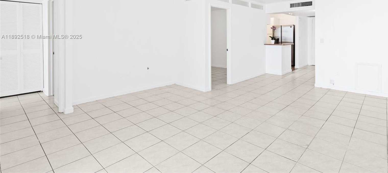 Small Image of 6450 COLLINS AVE #606, Miami Beach Number 10