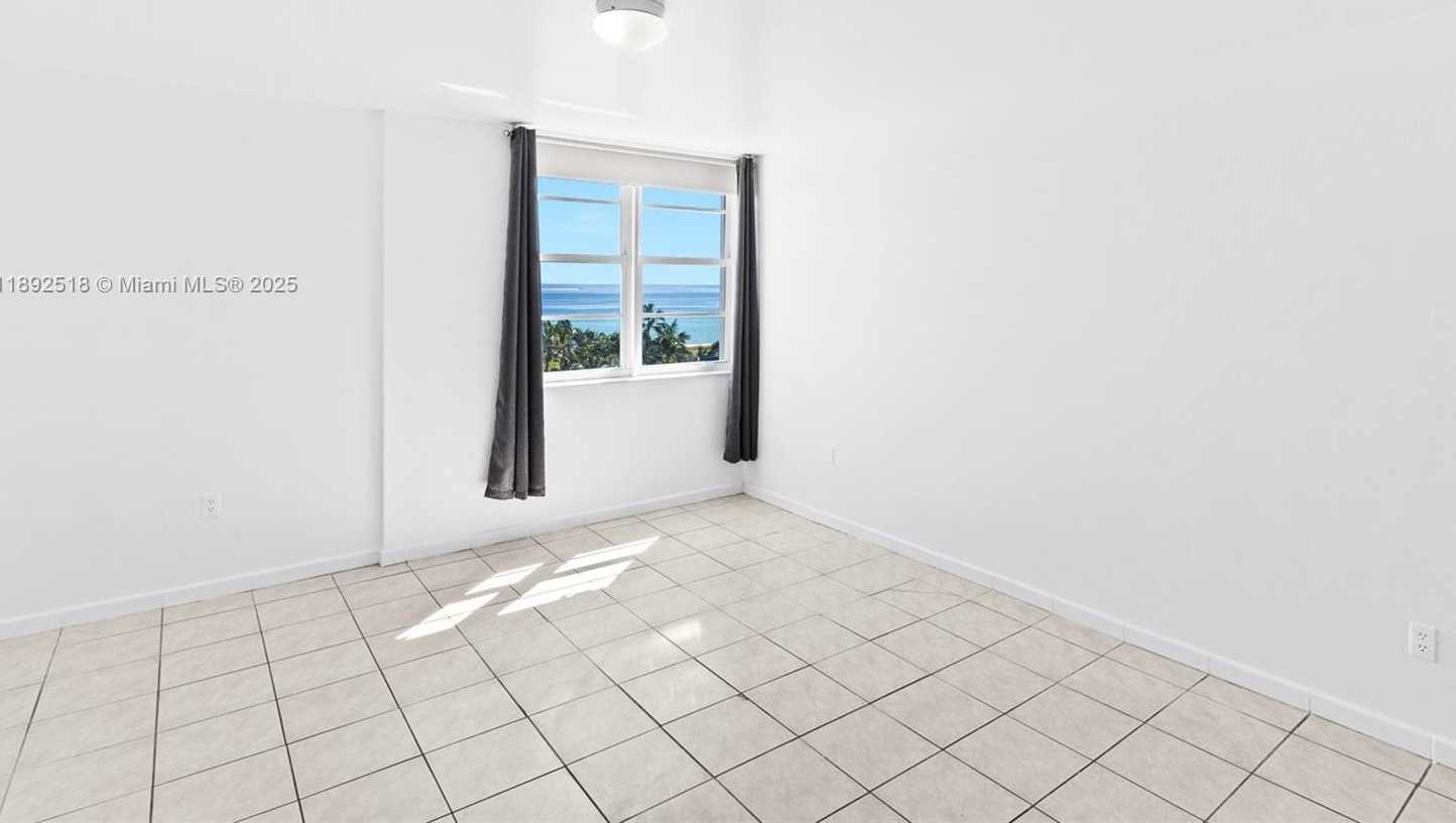 Small Image of 6450 COLLINS AVE #606, Miami Beach Number 16