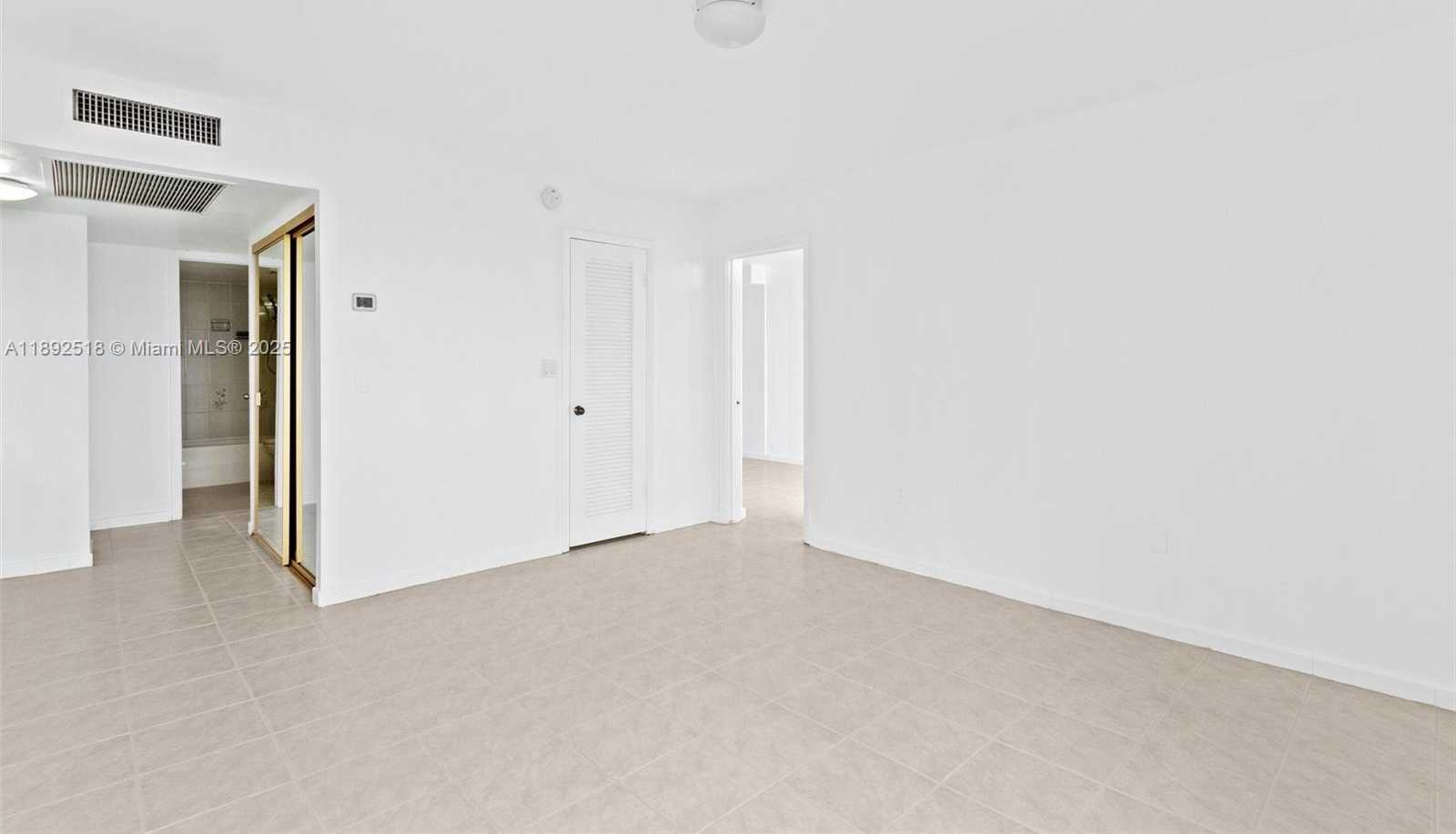 Small Image of 6450 COLLINS AVE #606, Miami Beach Number 19
