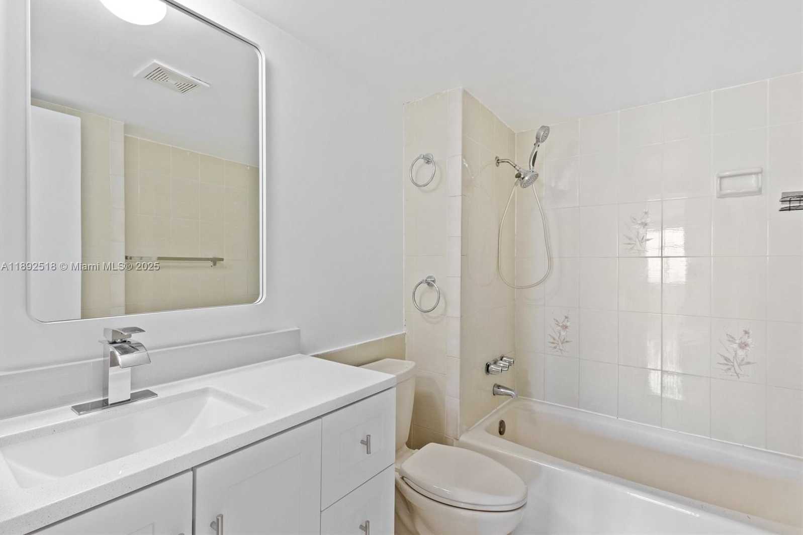 Small Image of 6450 COLLINS AVE #606, Miami Beach Number 21