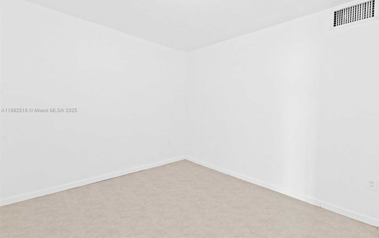 Small Image of 6450 COLLINS AVE #606, Miami Beach Number 23