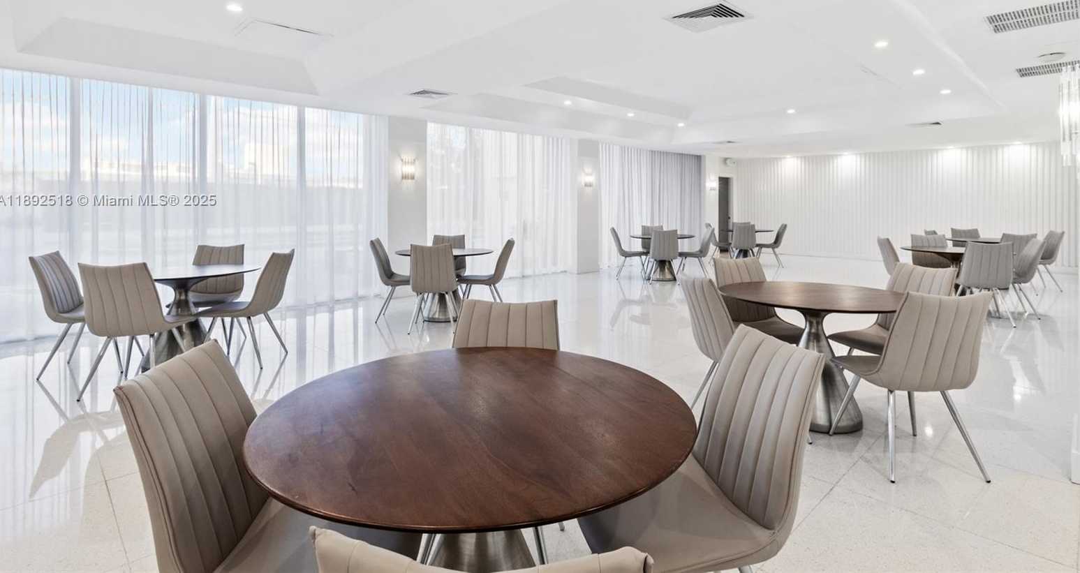Small Image of 6450 COLLINS AVE #606, Miami Beach Number 32