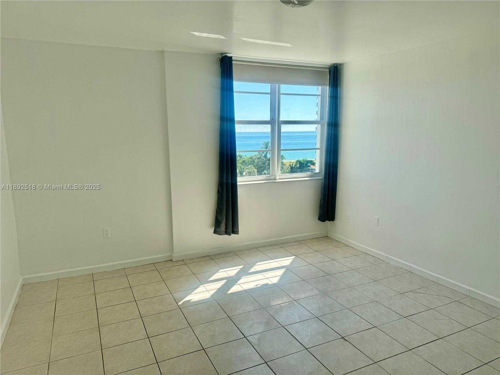 Small Image of 6450 COLLINS AVE #606, Miami Beach Number 40