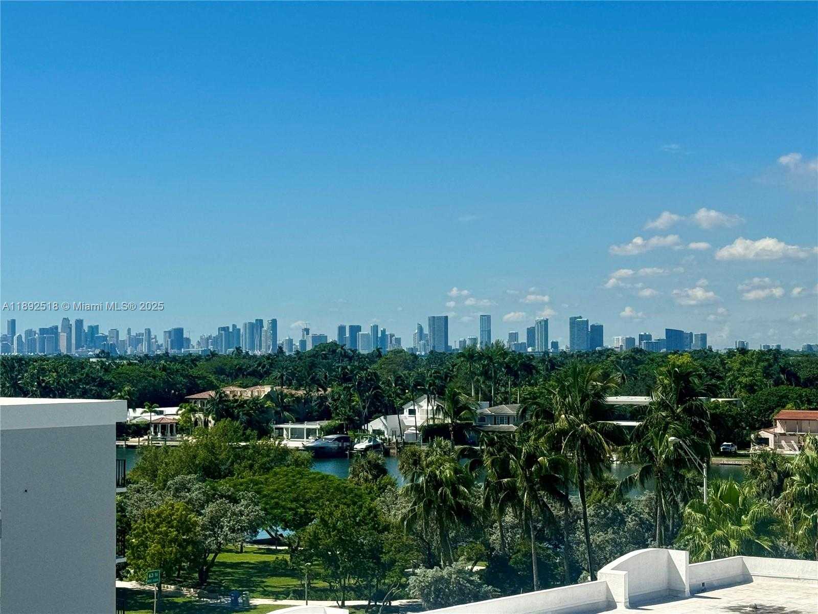 Small Image of 6450 COLLINS AVE #606, Miami Beach Number 42
