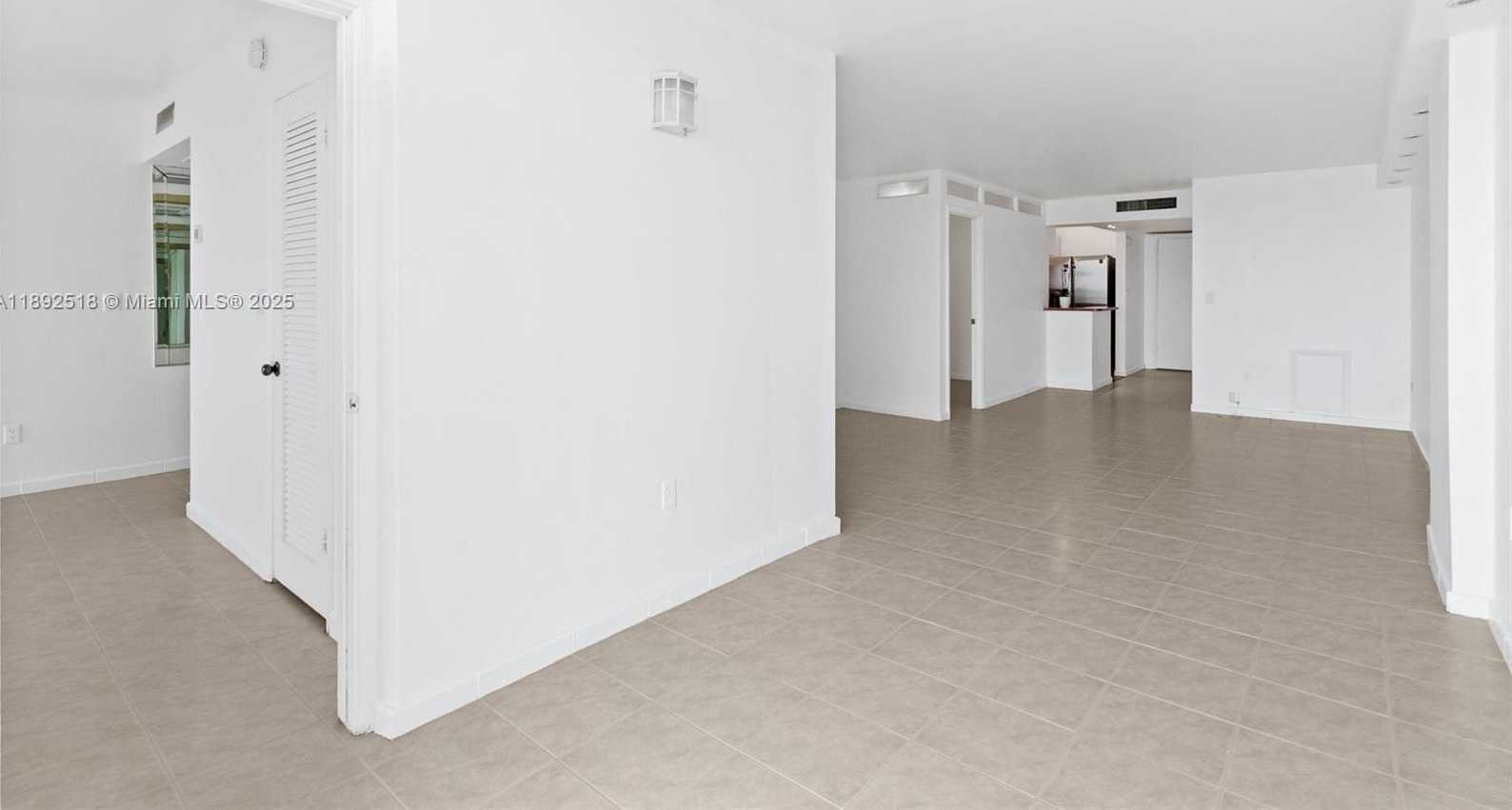 Small Image of 6450 COLLINS AVE #606, Miami Beach Number 9