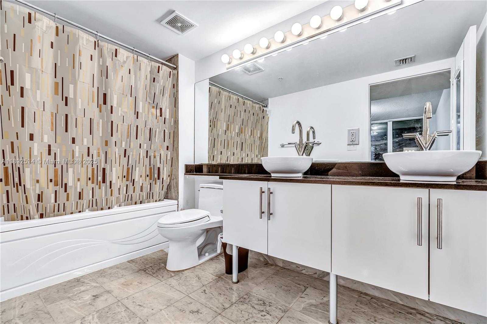 Small Image of 31 SOUTH EAST 5TH ST #2111, Miami Number 16