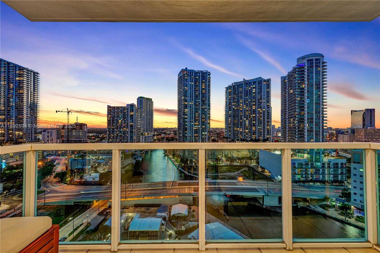 Small Image of 31 SOUTH EAST 5TH ST #2111, Miami Number 29