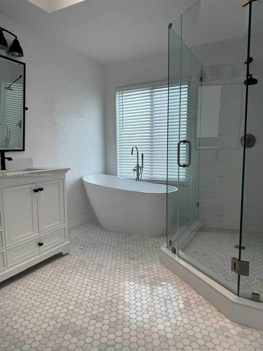 Small Image of 10744 SANTA LAGUNA DR, Boca Raton Number 10