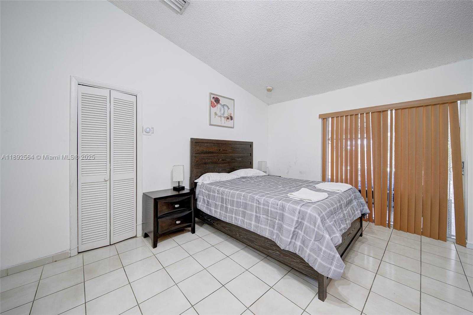 Small Image of Miami Number 20