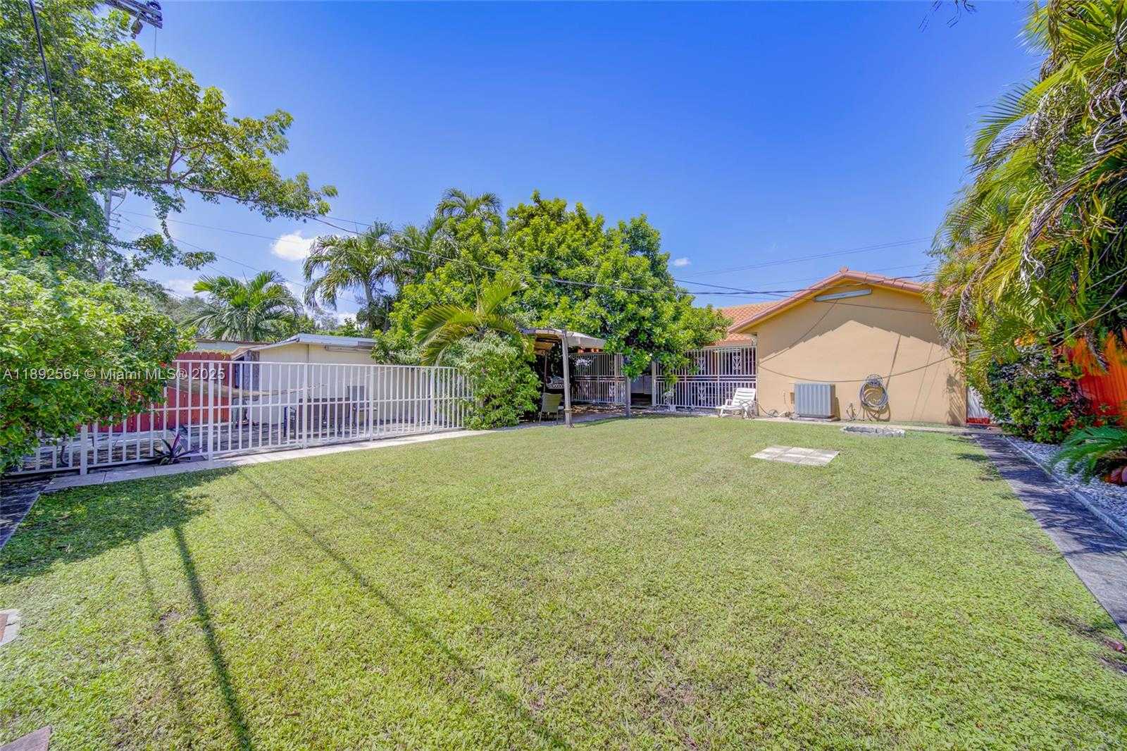 Small Image of Miami Number 30