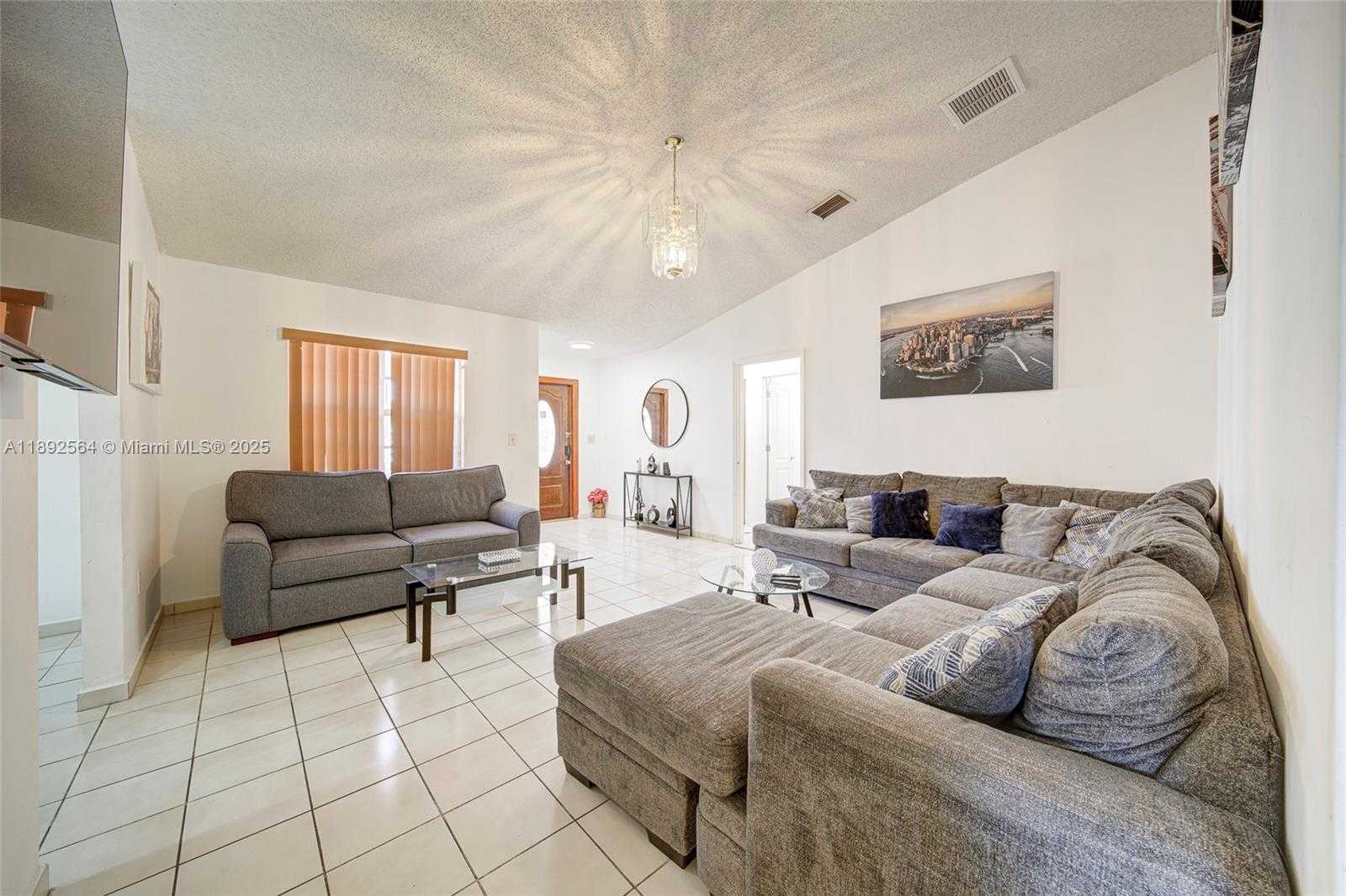 Small Image of Miami Number 5
