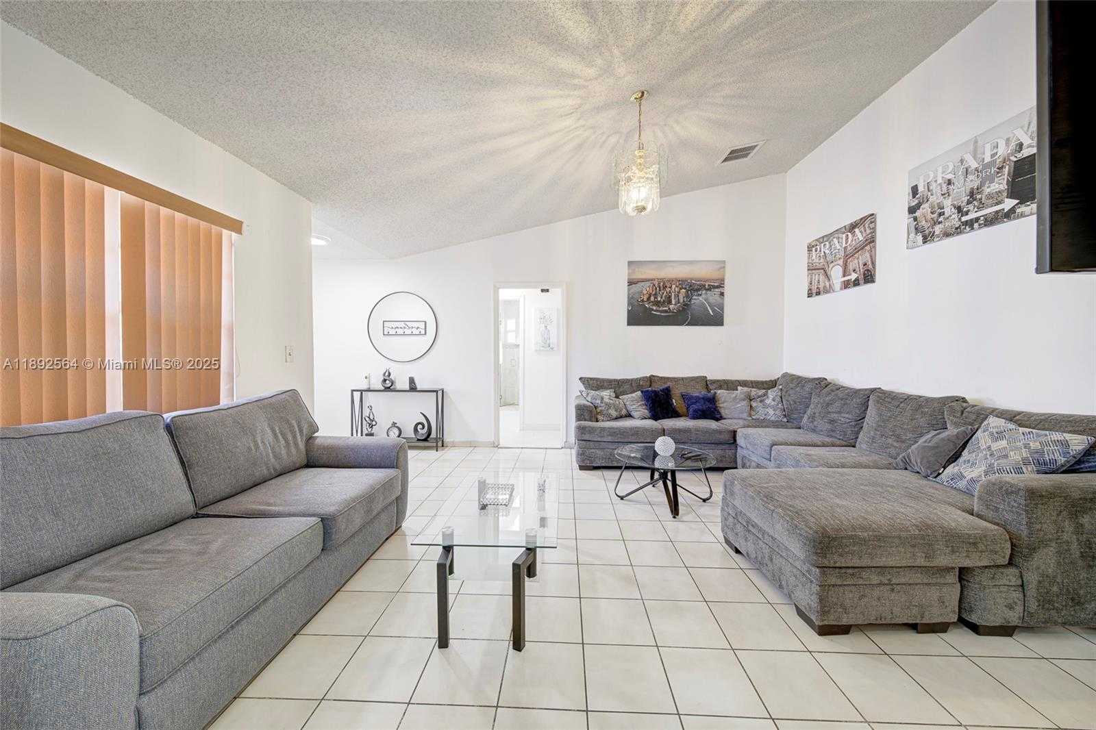 Small Image of Miami Number 6