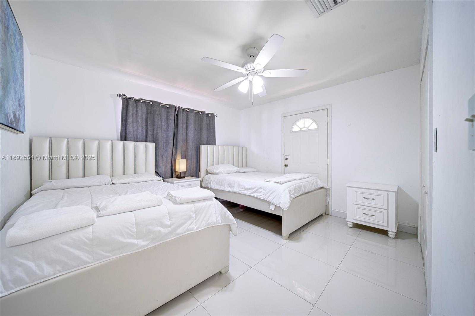 Small Image of Miami Number 8