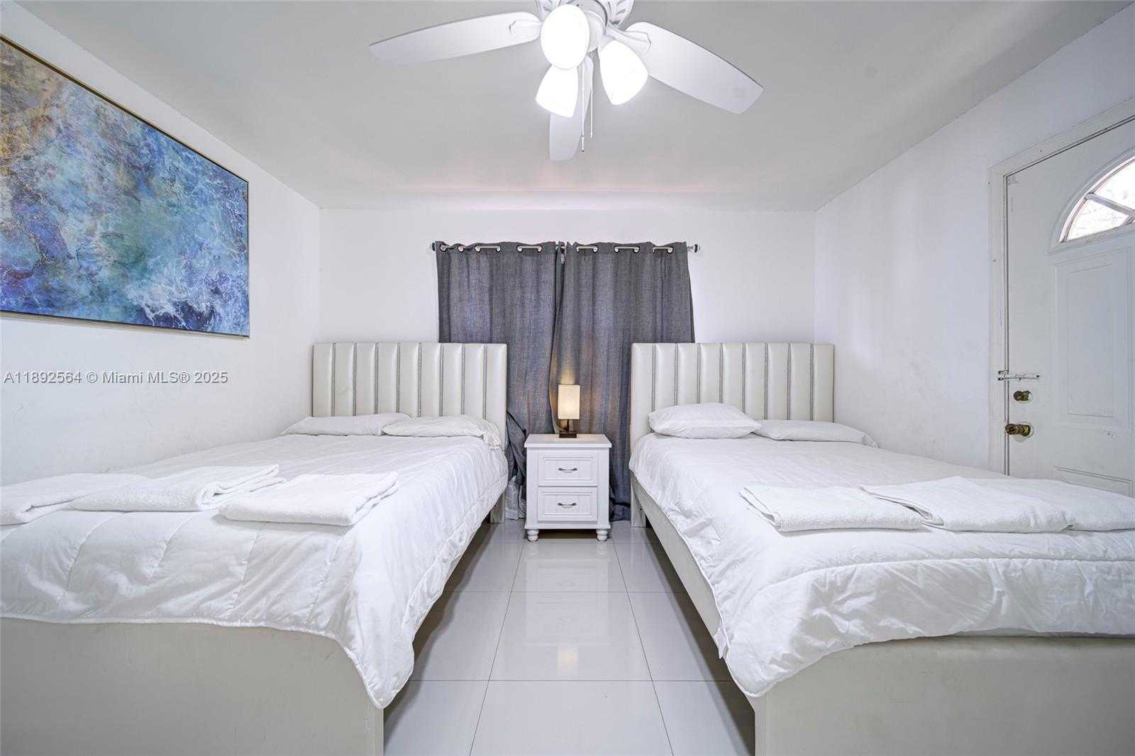 Small Image of Miami Number 9
