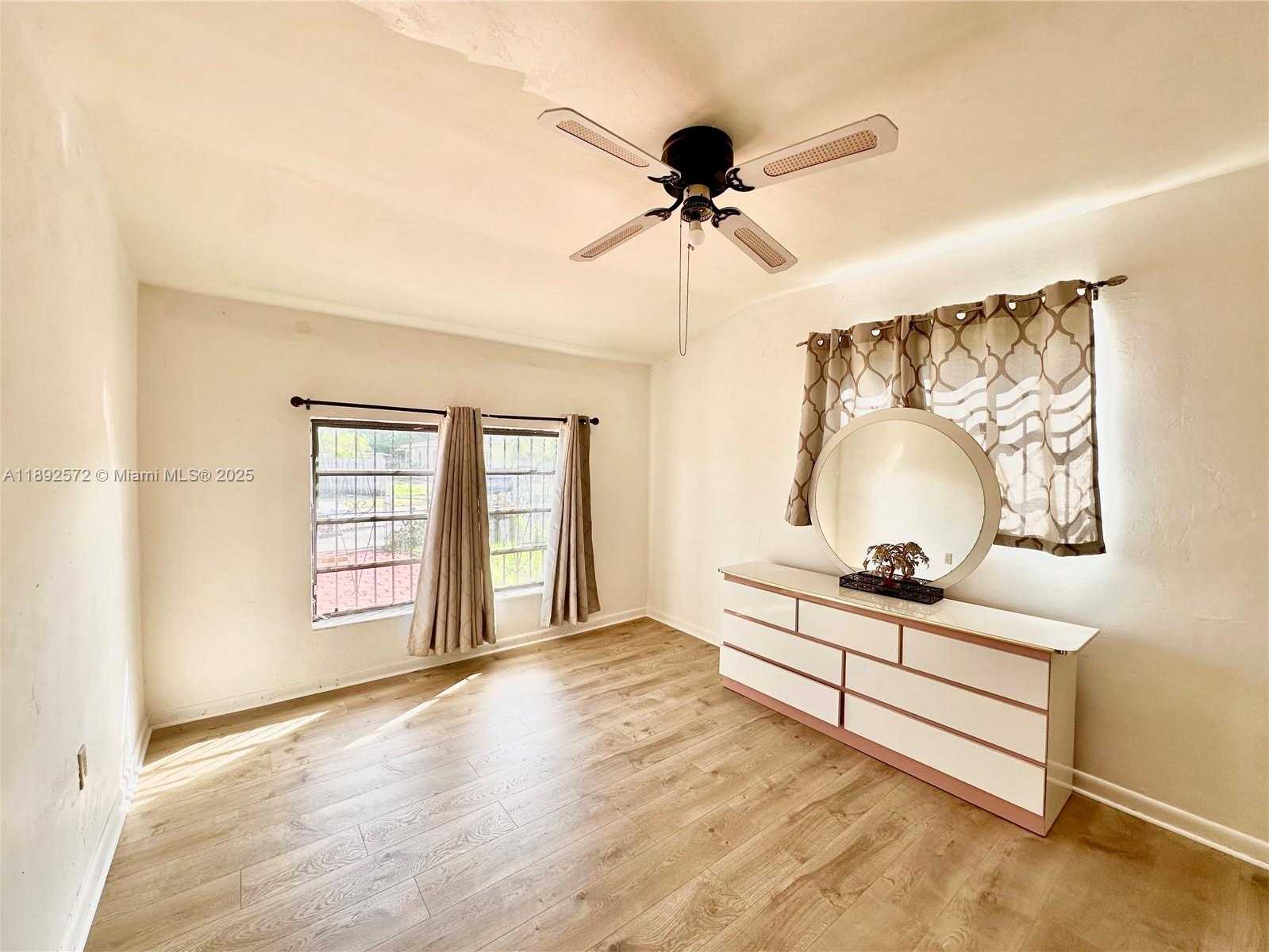 Small Image of 4005 NORTH WEST 9TH ST, Miami Number 10