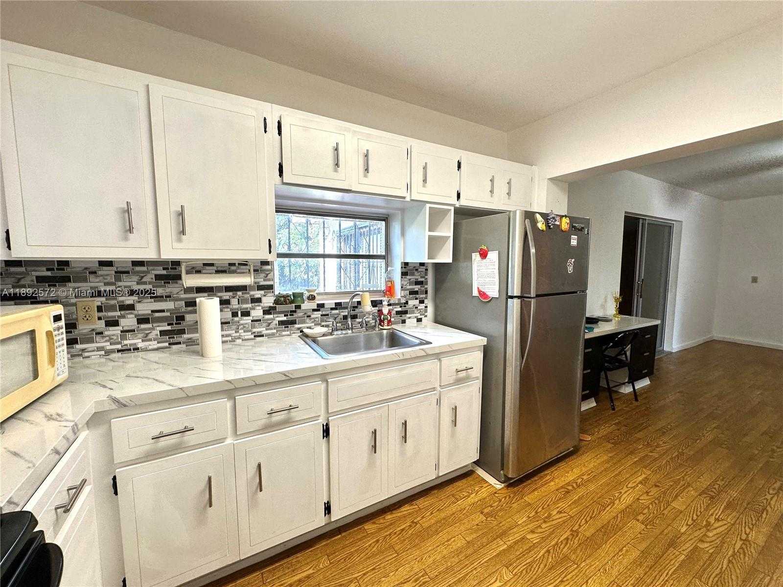 Small Image of 4005 NORTH WEST 9TH ST, Miami Number 3