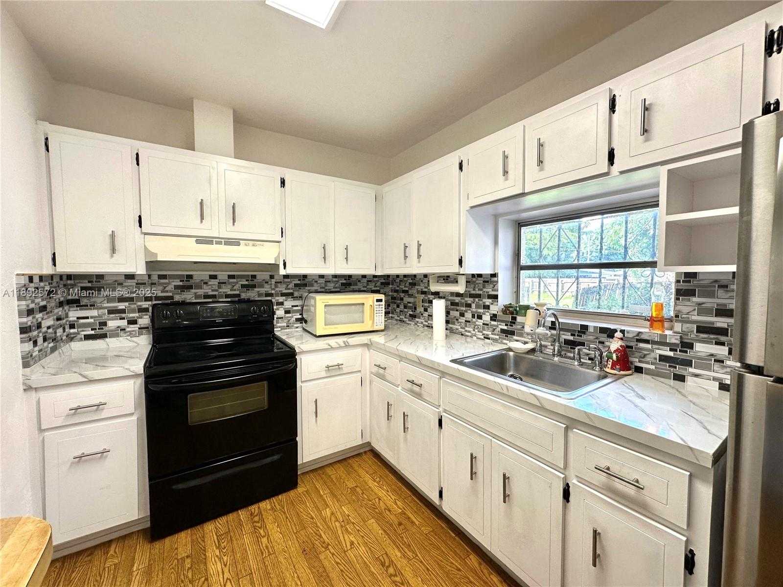 Small Image of 4005 NORTH WEST 9TH ST, Miami Number 4
