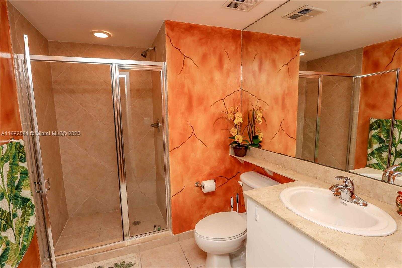 Small Image of 335 Biscayne Blvd, Miami, FL 33132, USA Number 12