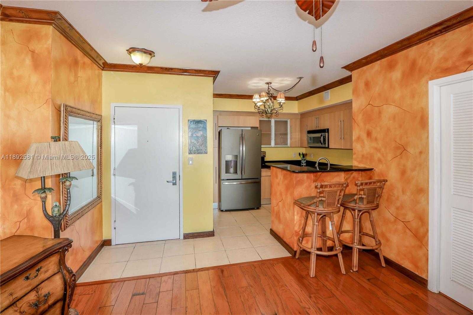 Small Image of 335 Biscayne Blvd, Miami, FL 33132, USA Number 7