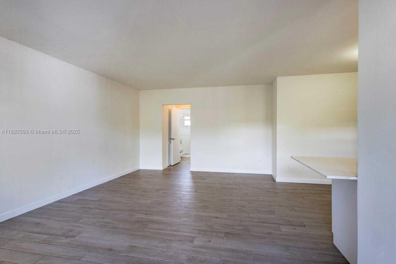 Small Image of 6511 SANTONA ST #C18, Coral Gables Number 6