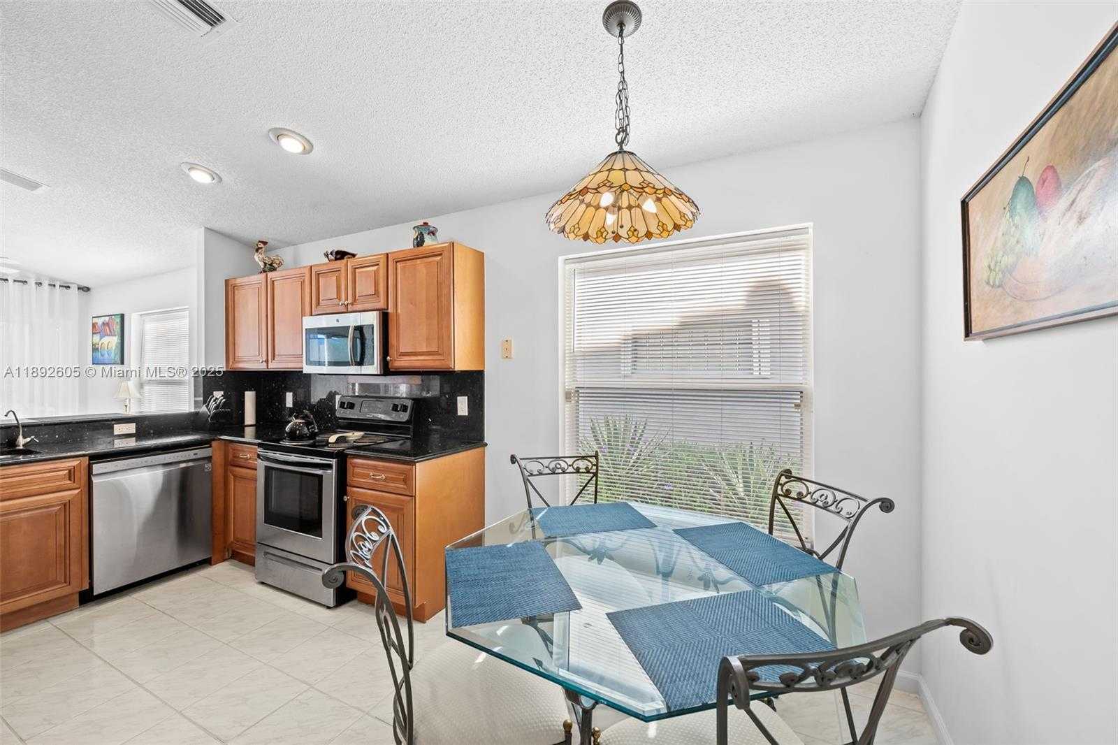 Small Image of 9650 HARBOUR LAKE CIR, Boynton Beach Number 5