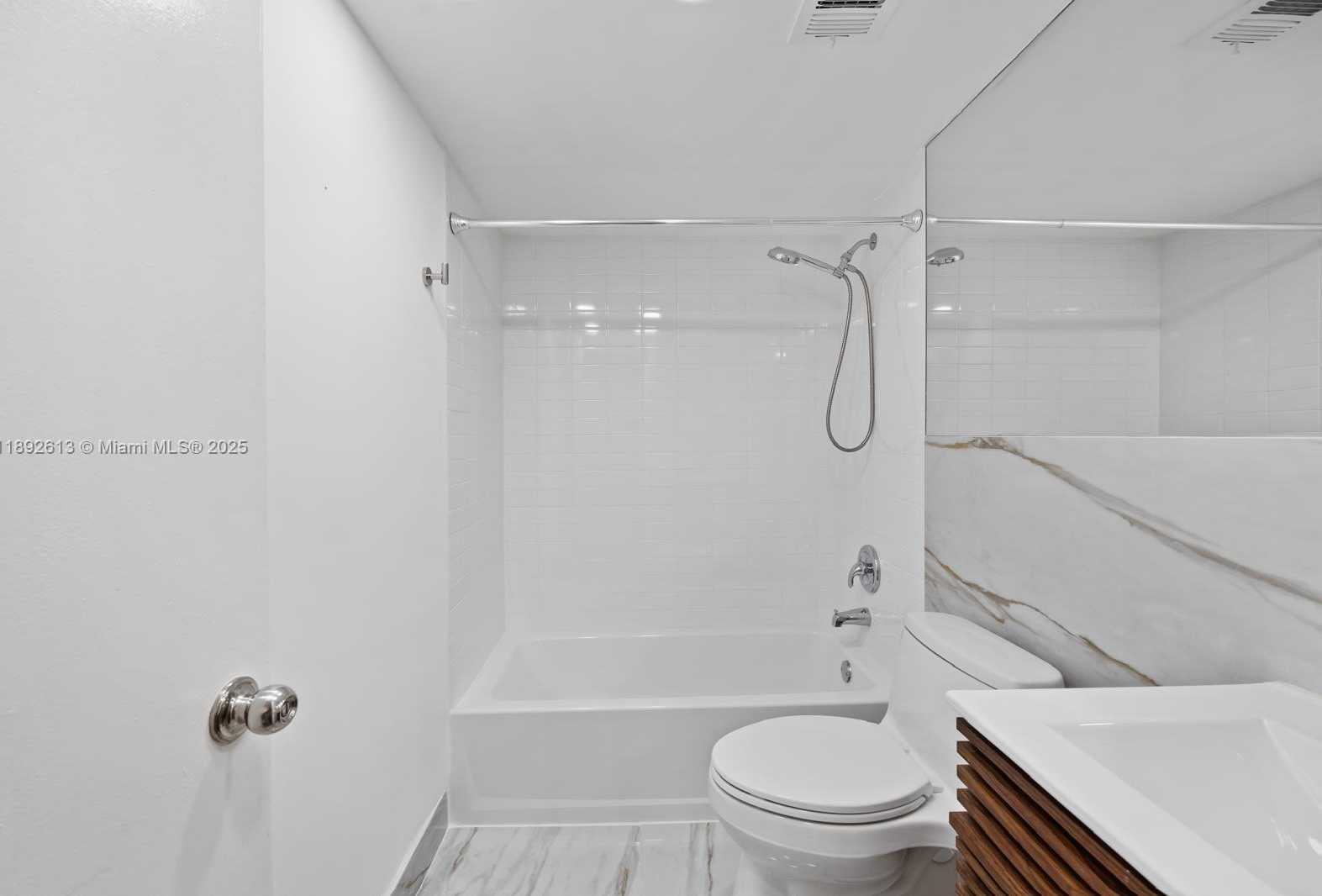 Small Image of 1440 BRICKELL BAY DR #307, Miami Number 20