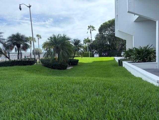 Small Image of 1440 BRICKELL BAY DR #307, Miami Number 25