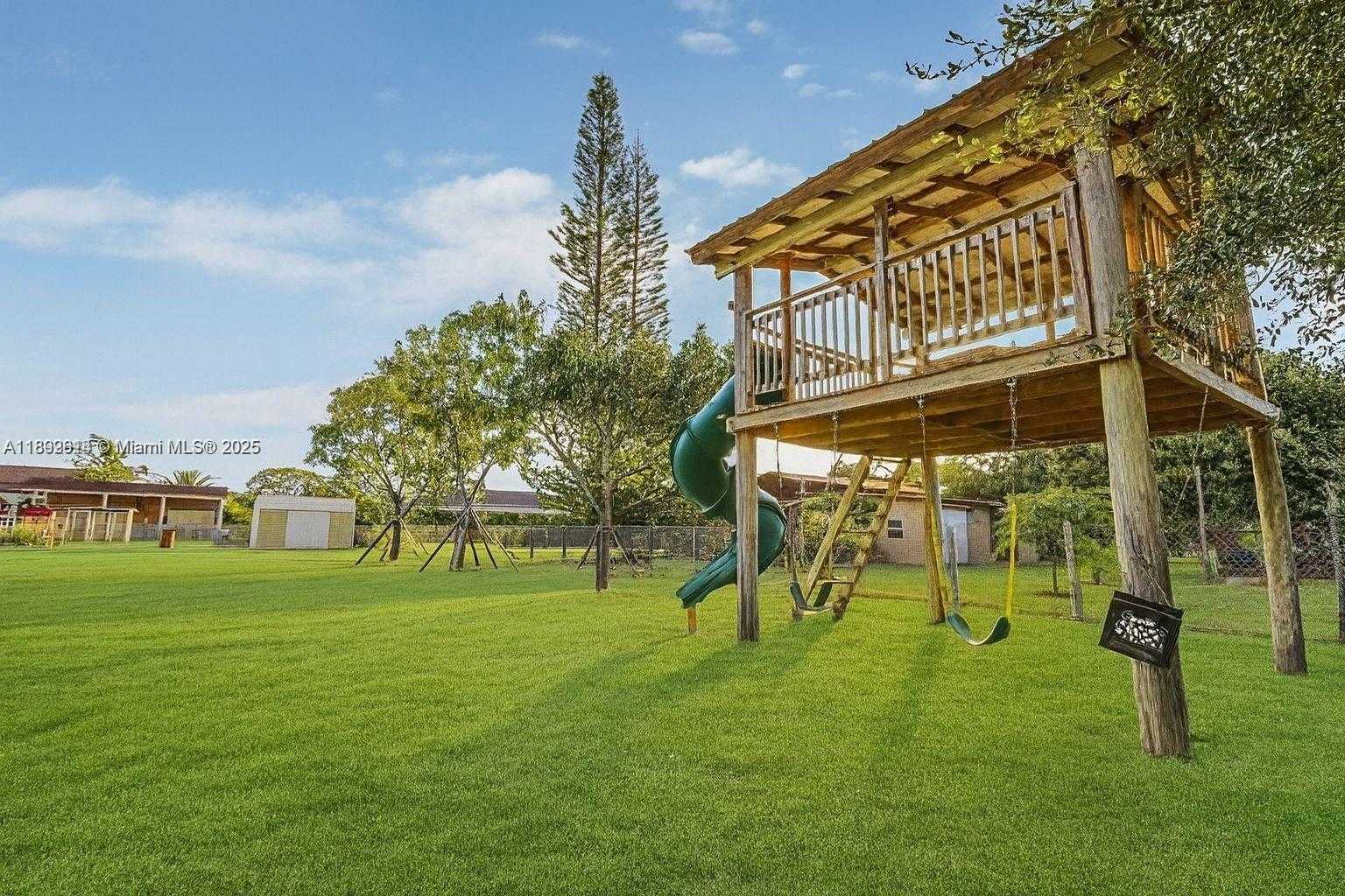 Small Image of 20880 SOUTH WEST 234TH ST, Homestead Number 17