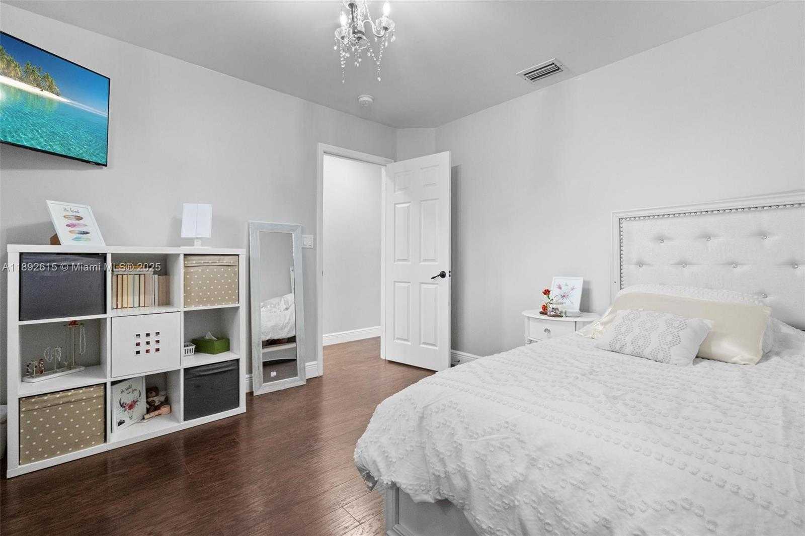 Small Image of 15025 SOUTH WEST 141ST TER, Miami Number 22